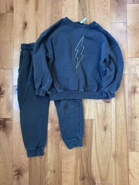 Rylee + Cru lightening bolt sweatsuit set - joggers